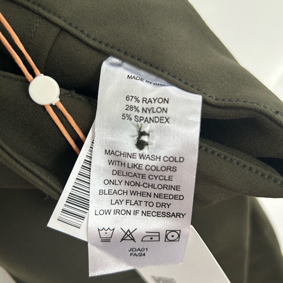 Quince Ultra Stretch Ponte Cropped Wide Leg 24” Olive Pants SZ 8 NWT - Picture 5 of 8